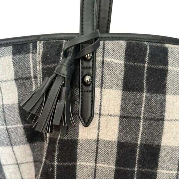 Danielle Nicole Hudson Tote Bag in Black and White Plaid EUC - Picture 5 of 15